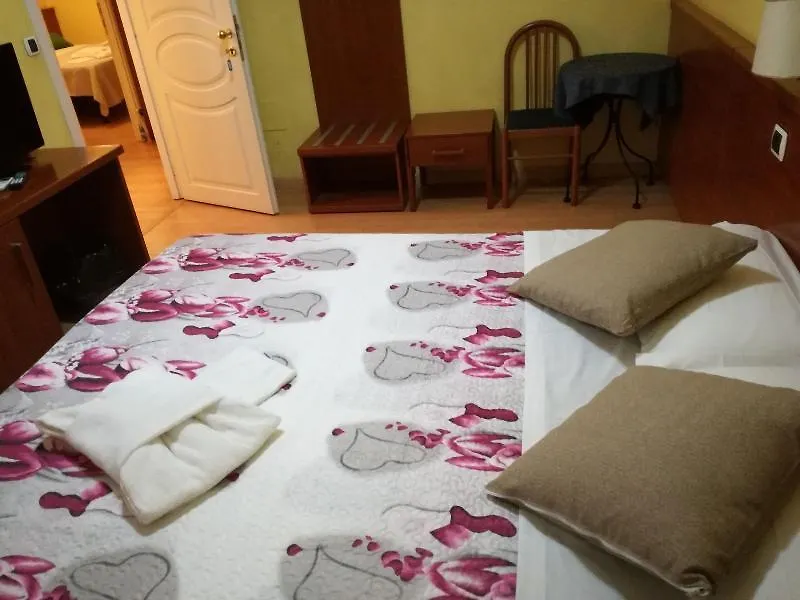 La Casa Dell'Arte Otel Roma 2*,