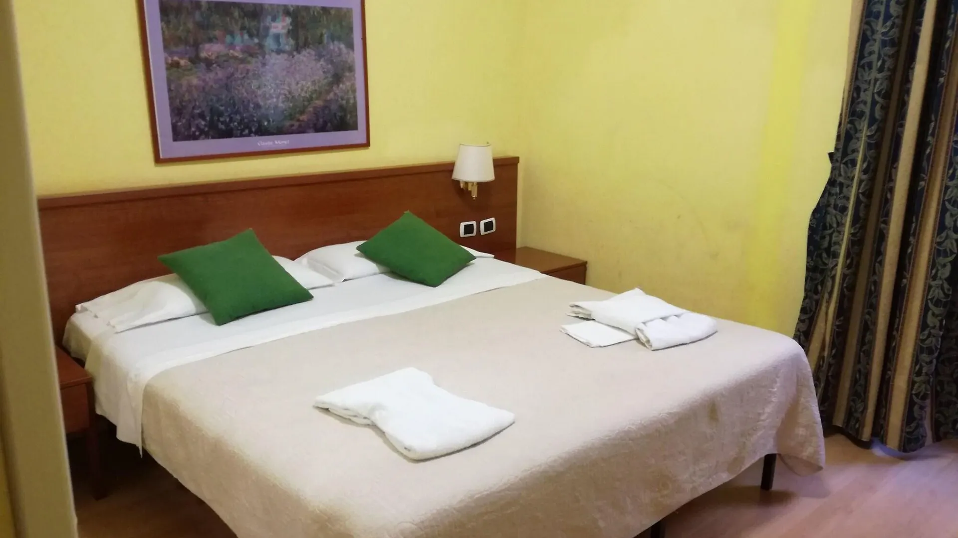 La Casa Dell'Arte Otel Roma 2*,  İtalya